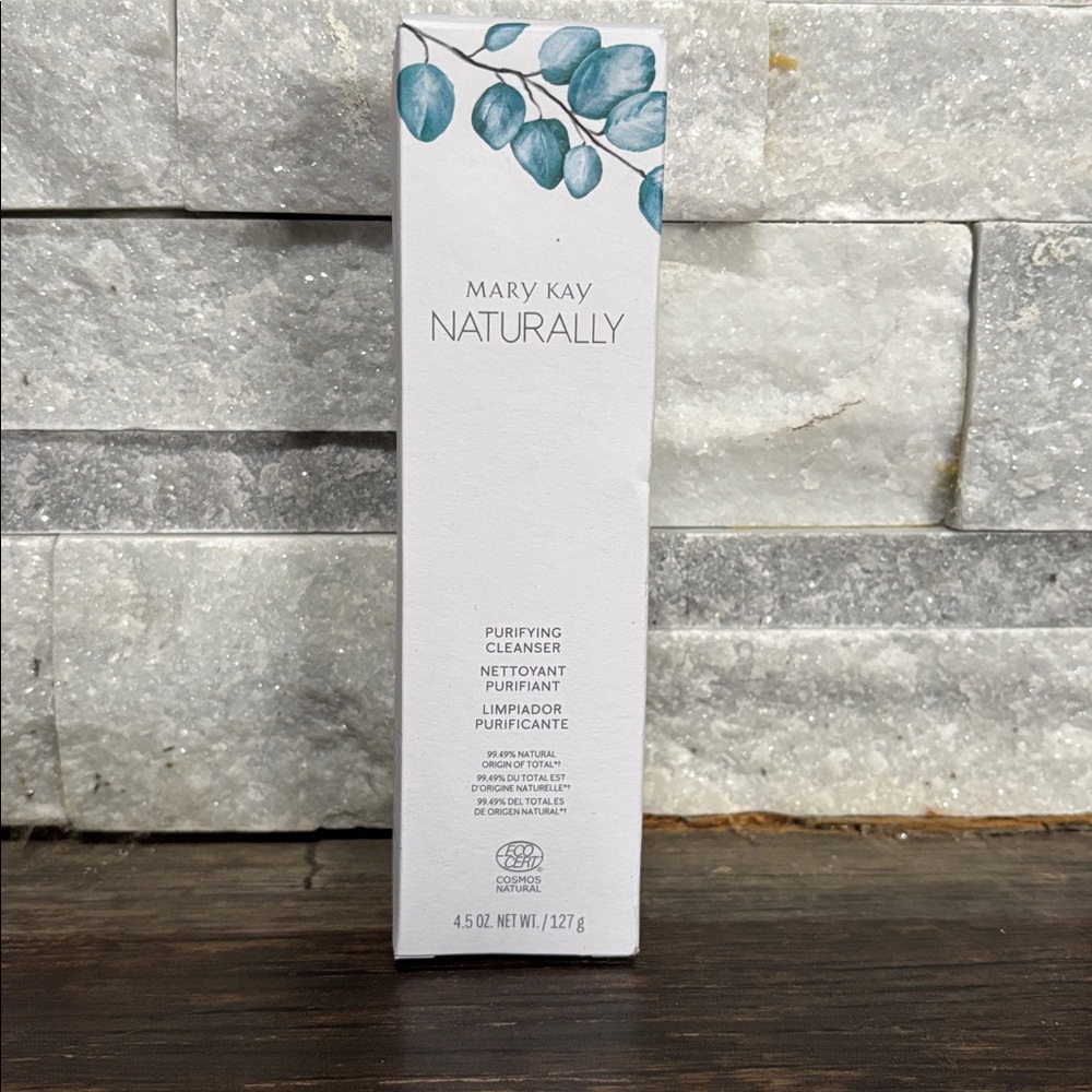 Mary Kay Naturally Cleanser with Blue Accents
